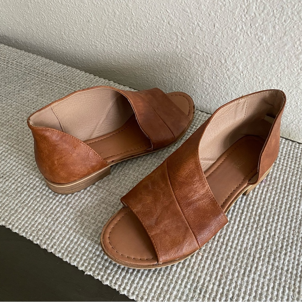 Catherine Malandrino Open Flats